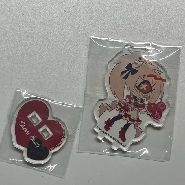 해즈빈 호텔 체리밤 미니 아크릴 스탠드