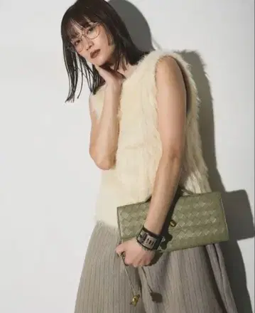 ANDREA&Co. 샤기 니트 베스트