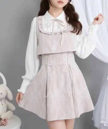 [ 새상품 ] 요크 프릴 레이스업 셋업풍 도킹 원피스