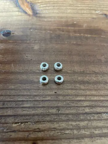 래리 스미스 플레인 비즈, 쉘 비즈 4개 세트