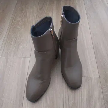 오리엔탈 트래픽 미들 숏부츠