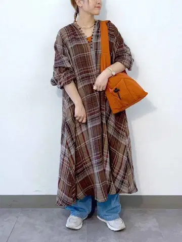 새상품급 내추럴바이 클립 린넨 체크 플레어 원피스