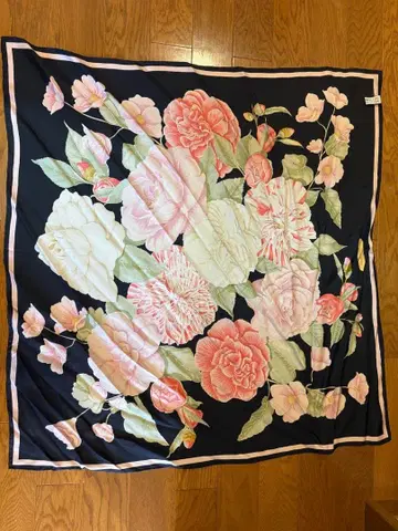 Salvatore Ferragamo 실크 스톨 네이비/핑크