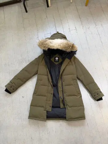 Canada Goose 다운 자켓 올리브