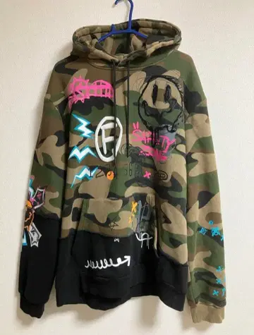 SMOKE RISE 카모플라쥬 그래피티 후드티