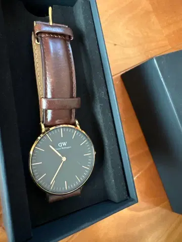 다니엘 웰링턴 DW00100140 손목시계