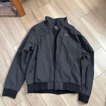 Patagonia 블랙 배기 자켓