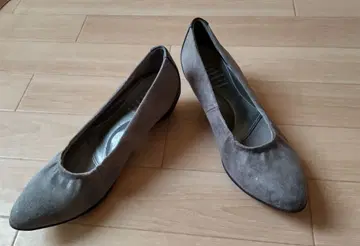 [ 새상품급 ] fitfit 그레이 컴포트 바이컬러 로우힐 펌프스