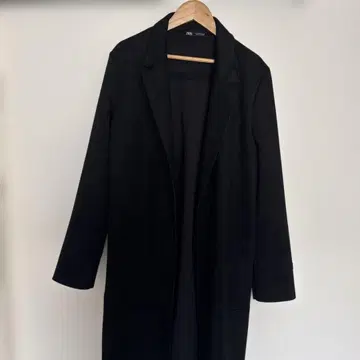 ZARA 블랙 체스터 코트