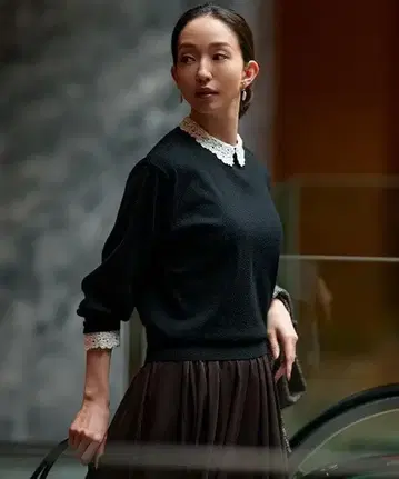 23 (니쥬우산쿠) 자수 플라워 레이스 콤비 니트