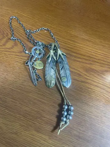 고로즈 페더 목걸이