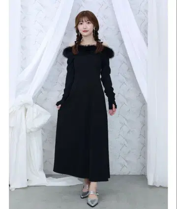 EATME 인조 모피 트리밍 리브 원피스