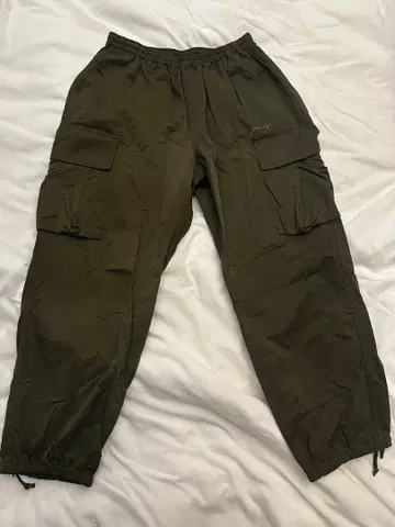 XLARGE 카고 팬츠 올리브 색상