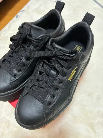Puma 블랙 스니커즈 235cm