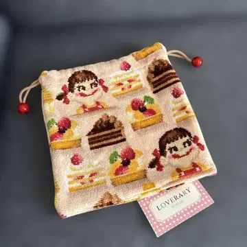 LOVERARY 페코짱 패턴 파우치