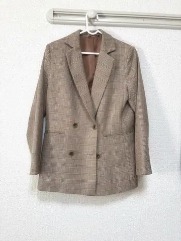 브라운 계열 체크 자켓