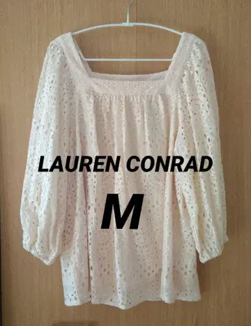 주말 세일 [ 당일 발송 ] 새상품 스캘럽 레이스 스퀘어넥 블라우스