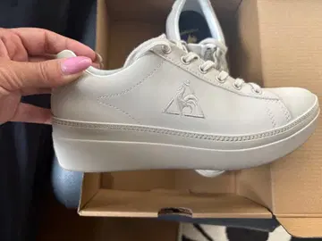 레가토 스포츠 화이트 스니커즈