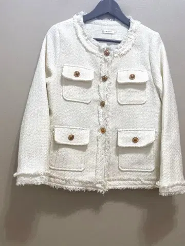 새상품급 Ap retoro 화이트 노카라 자켓 사이즈 F