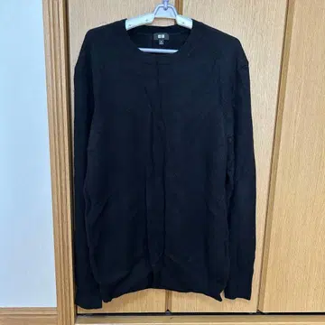 유니클로 캐시미어 크루넥 스웨터 블랙