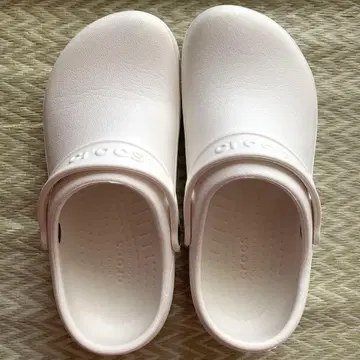 크록스 화이트 클로그 샌들