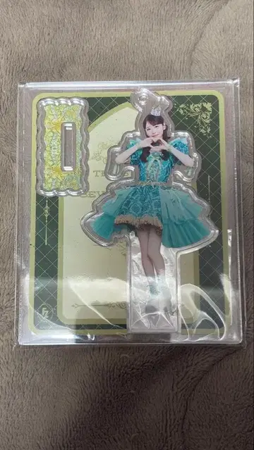 FRUITS ZIPPER 사쿠라이 유이 아크릴 스탠드 숏 드레스