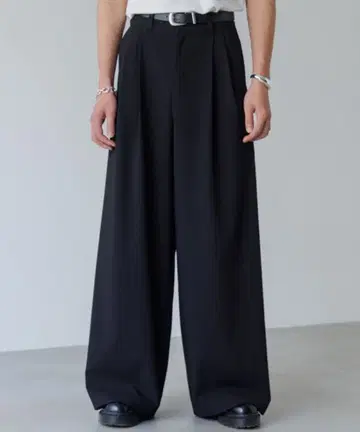 SINSS 센터 프레스 2턱 와이드 스트레이트 슬랙스 XS 블랙