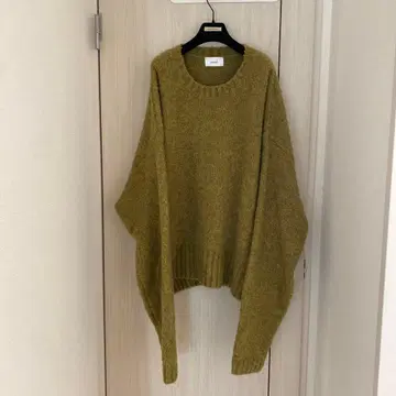 새상품급 Soerite 소에르테 오버 사이즈 니트 스웨터 올리브 그린