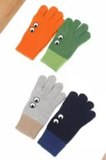 히트텍 니트 그로브 안야 힌드마치 UNIQLO 콜라보 새상품급