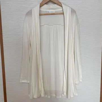 KUMIKYOKU 화이트 가디건 사이즈 2 겉옷