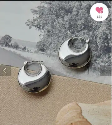 미사용 새상품 이아파피요네 통통 문 귀걸이