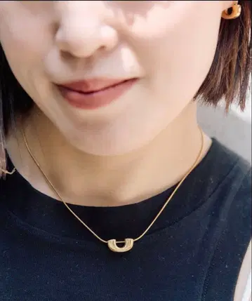 새상품급 이아파피요네 [금속 알레르기 방지/스테인리스] 유 쉐이프 목걸이