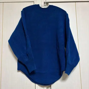 [ 새상품 ] MATURED 볼륨 소매 라운드 니트