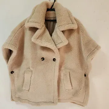 Les Ageu 베이지 퍼 더블 브레스트 판초