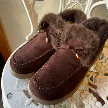 미사용 새상품/푹신하고 따뜻하며 가벼운 앵클부츠 25cm