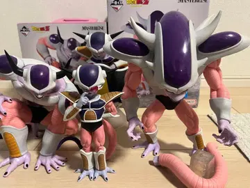 제일복권 프리저 제2형태 제3형태 피규어 묶음 판매