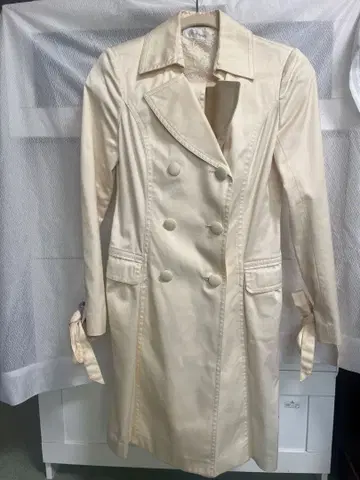 Feroux 아이보리 더블 브레스트 트렌치코트