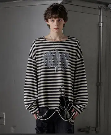 GRANDE 스트라이프 그래픽 티셔츠