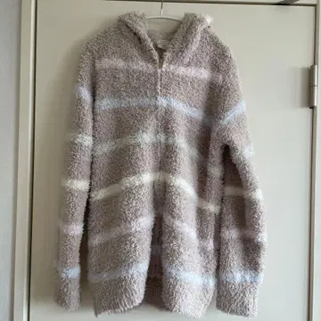 젤라또피케 후드티 베이지