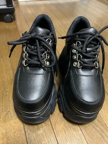 LOVEHUNTER 경량 통굽 블랙스니커즈 S