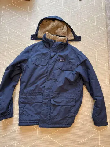 Patagonia 네이비 마운틴 파카