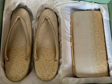 일본 의류 골드와 실버의 그라데이션 조리와 백 세트