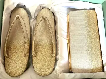 일본 의류 골드와 실버의 그라데이션 조리와 백 세트