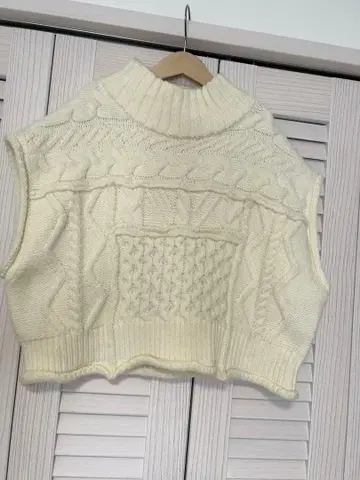 윌프리 니트 베스트