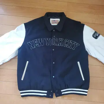 뉴욕시 바시티 자켓 블랙 화이트