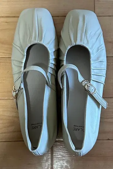 VOLARE 화이트 발레 슈즈