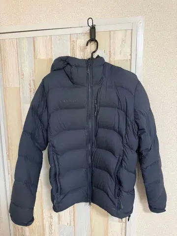 마무트 다운 자켓 코트 S 사이즈 남성용