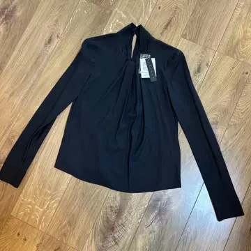 [ 새상품 미사용 ] theory 블랙 긴팔 실크 셔츠 M