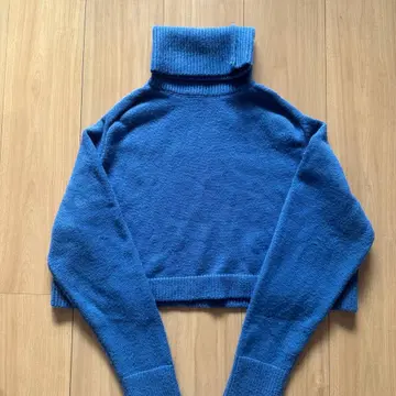 ZARA 숏 기장 터틀넥 니트 블루 S 사이즈
