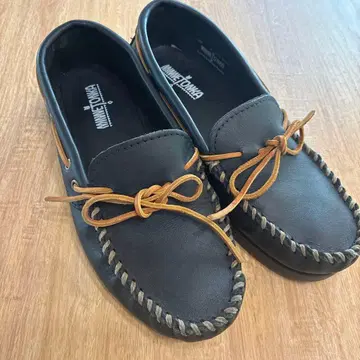 Minnetonka 네미톤카 블랙 모카신 남성용 사이즈 7